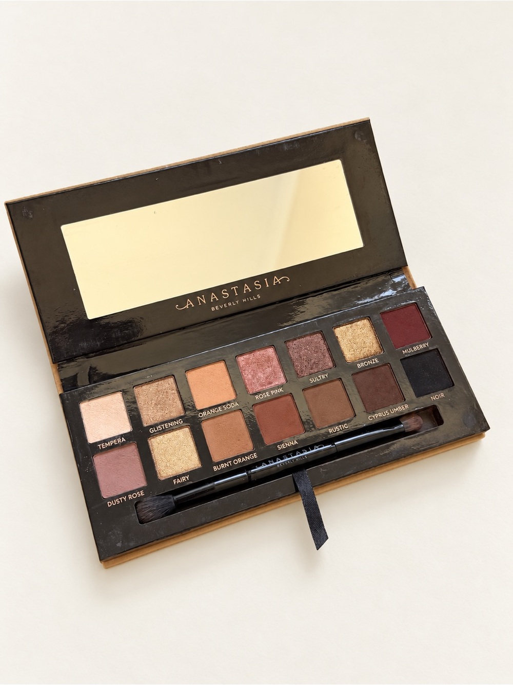 Anastasia Beverly Hills eye shadow palette